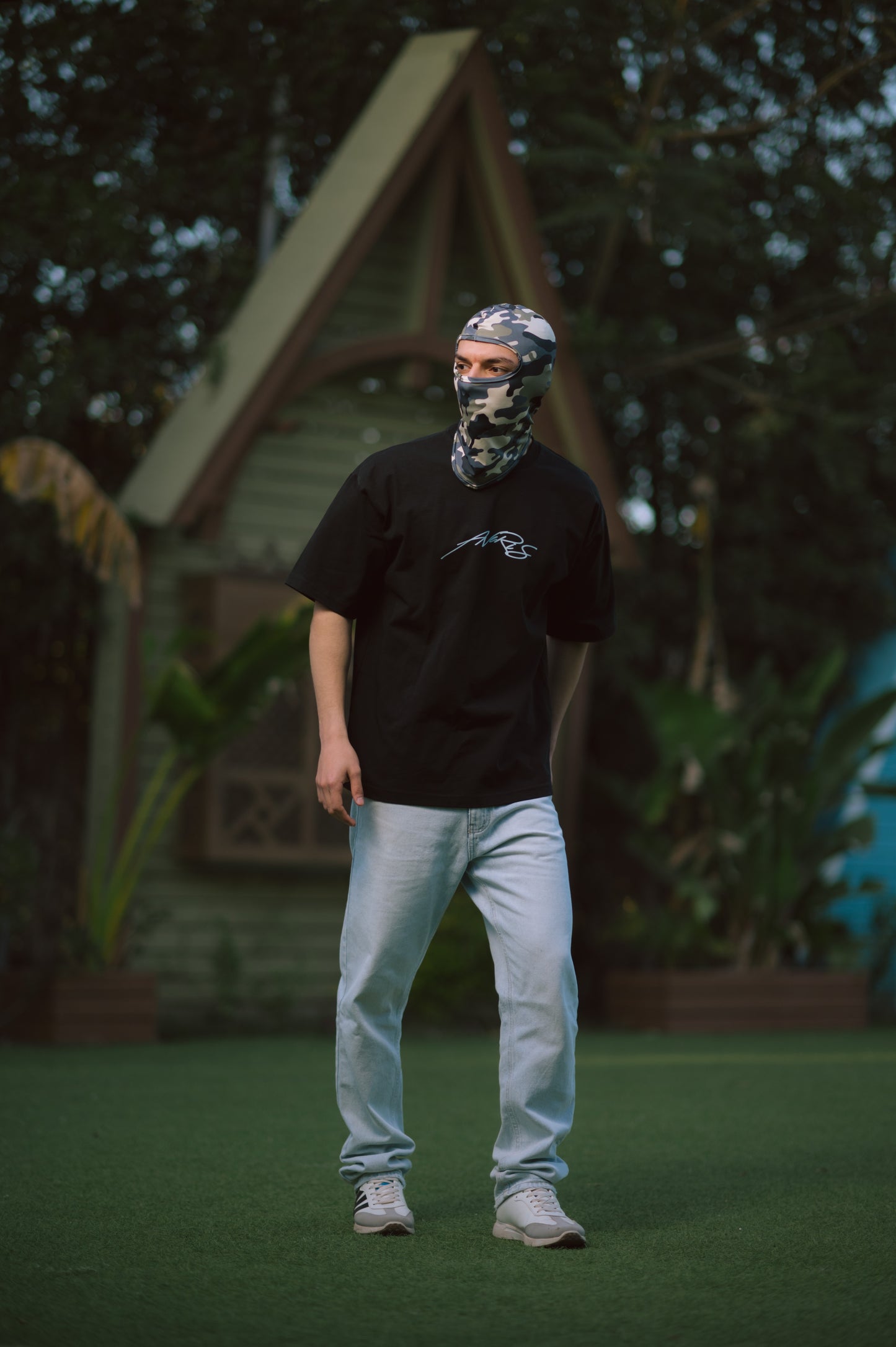 Black AVeRiS Oversized Tee