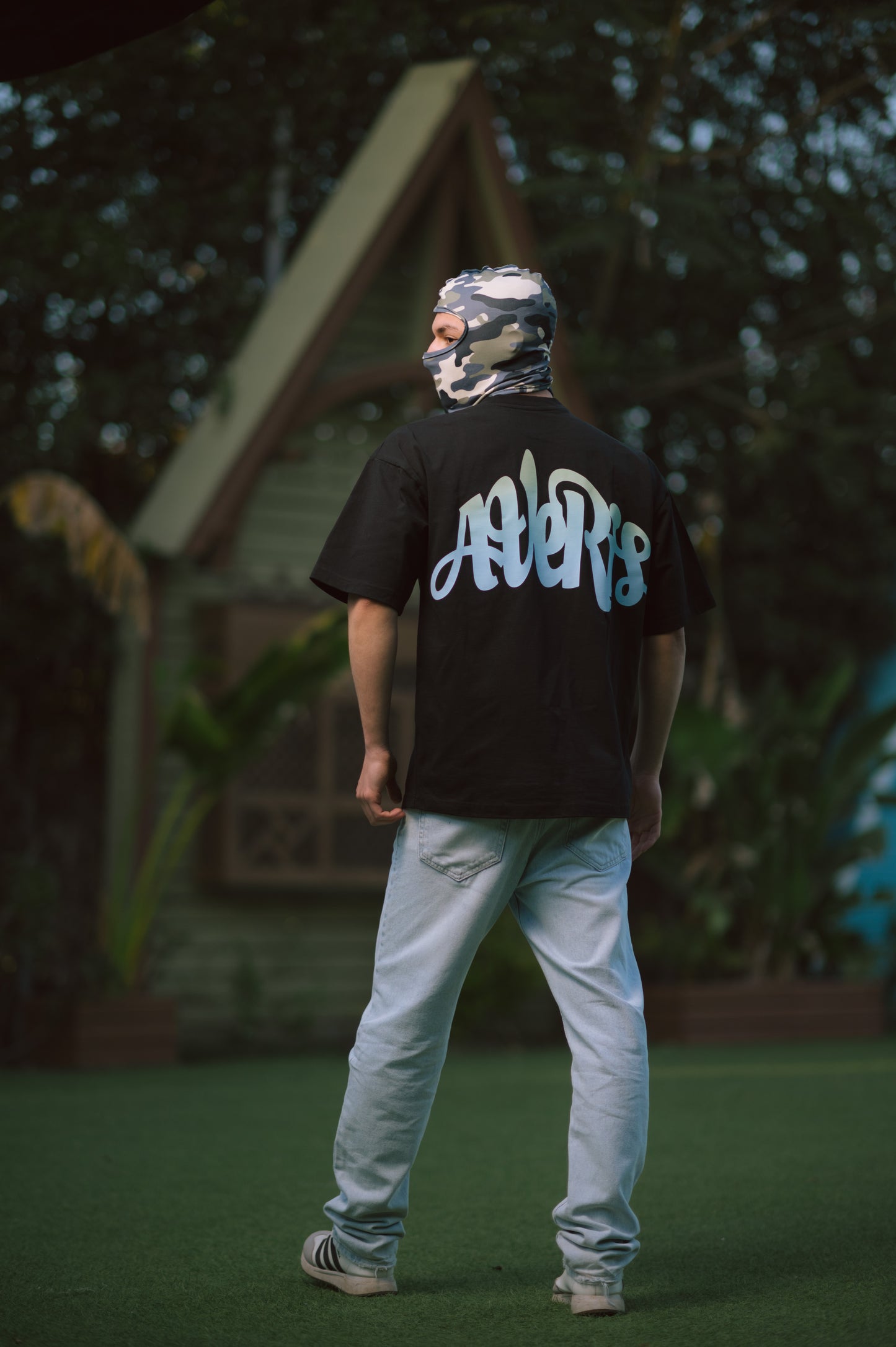 Black AVeRiS Oversized Tee